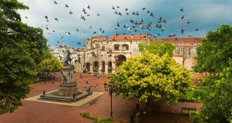 Parque Colon vita notturna Santo Domingo